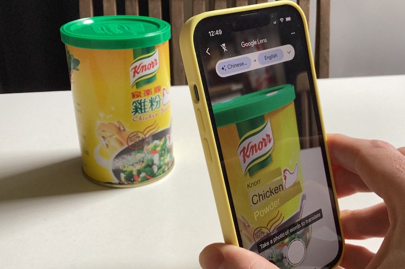 Google Lens translating Chinese to English in real-time video