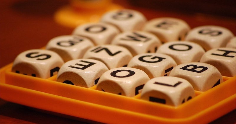 Boggle dice shaker